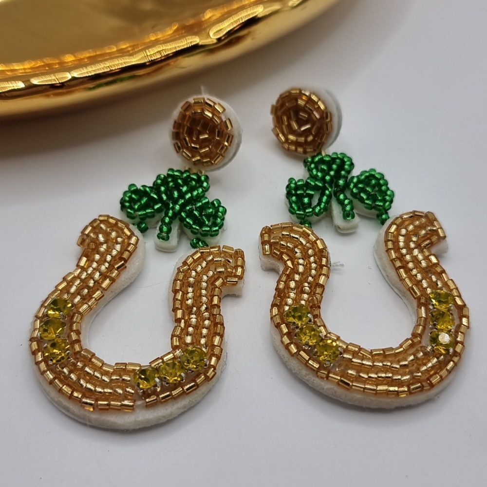 New Bling HORSESHOE with clover exquisite glass seed bead earrings